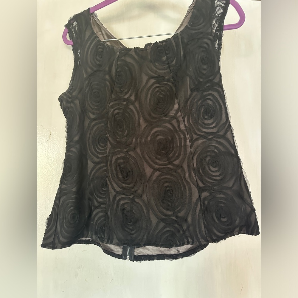 Beautiful Saks Fifth Avenue Women's Lace Blouse